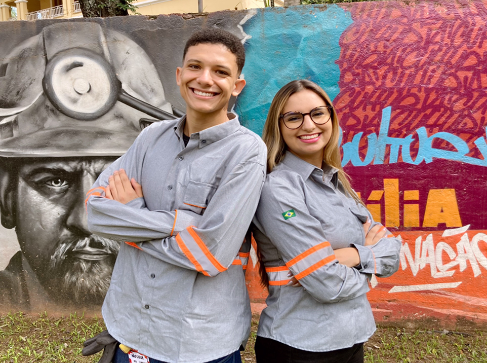 Jovens profissionais em programa